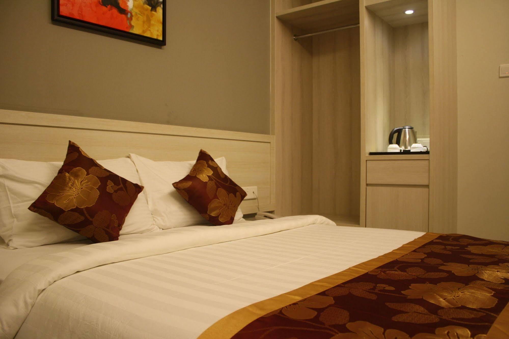 Aurora Hotel Malacca Екстер'єр фото