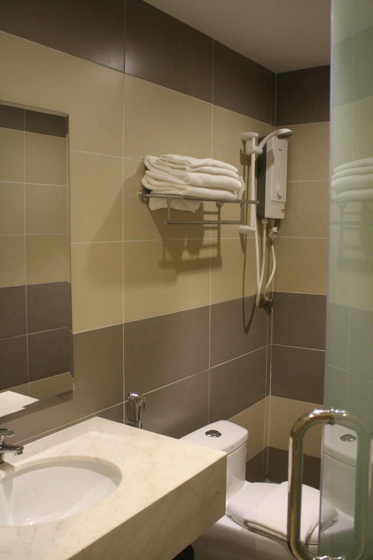Aurora Hotel Malacca Екстер'єр фото