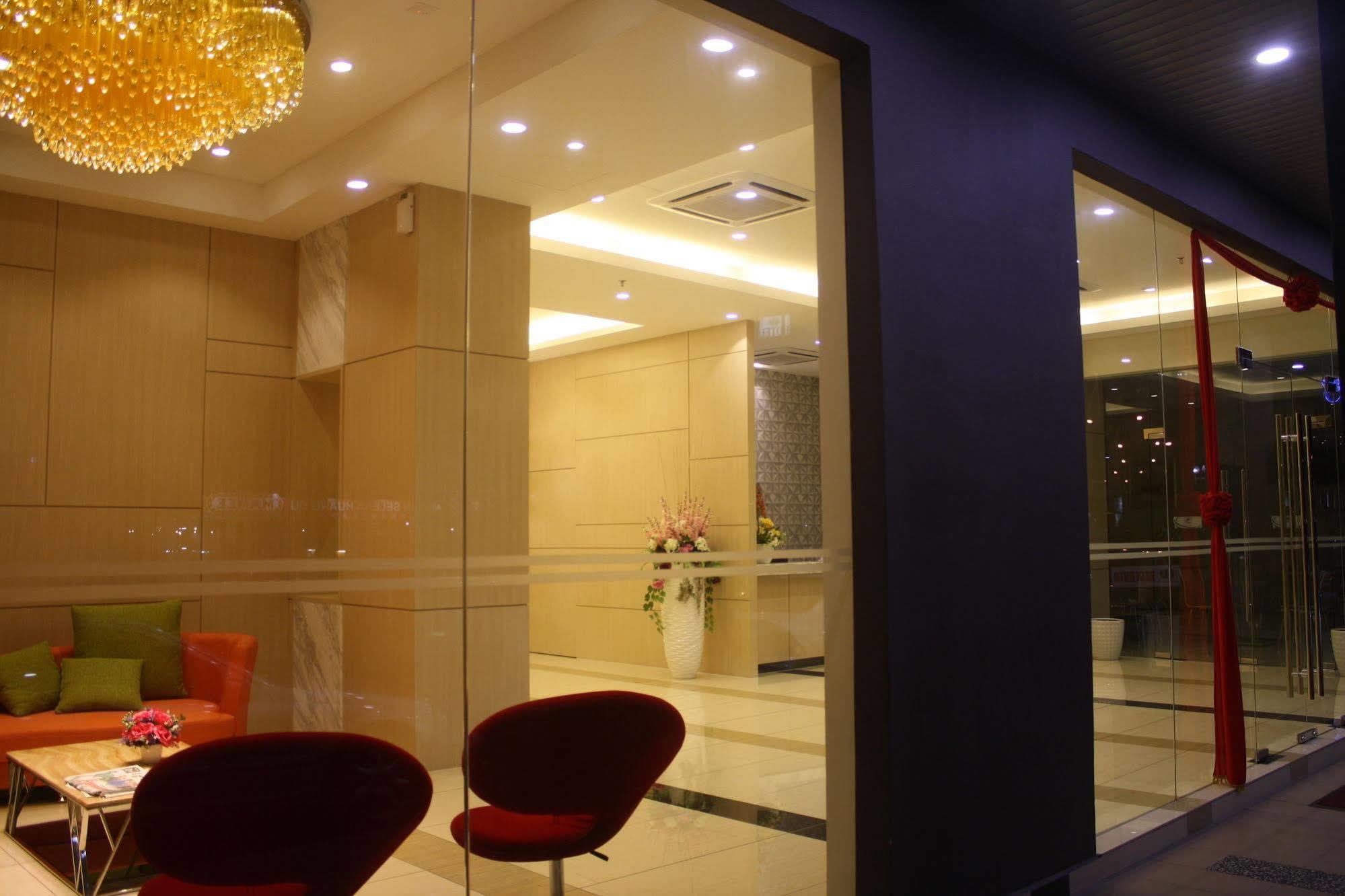 Aurora Hotel Malacca Екстер'єр фото