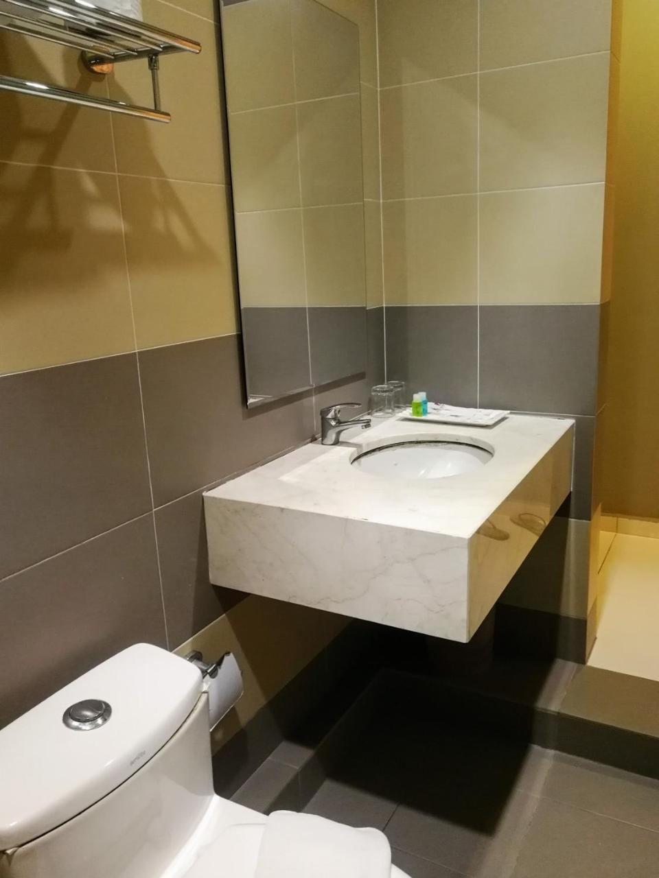 Aurora Hotel Malacca Екстер'єр фото