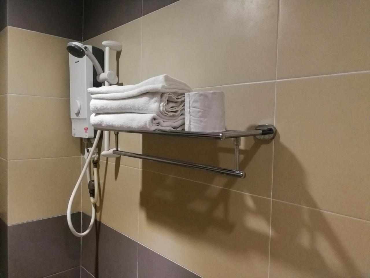 Aurora Hotel Malacca Екстер'єр фото